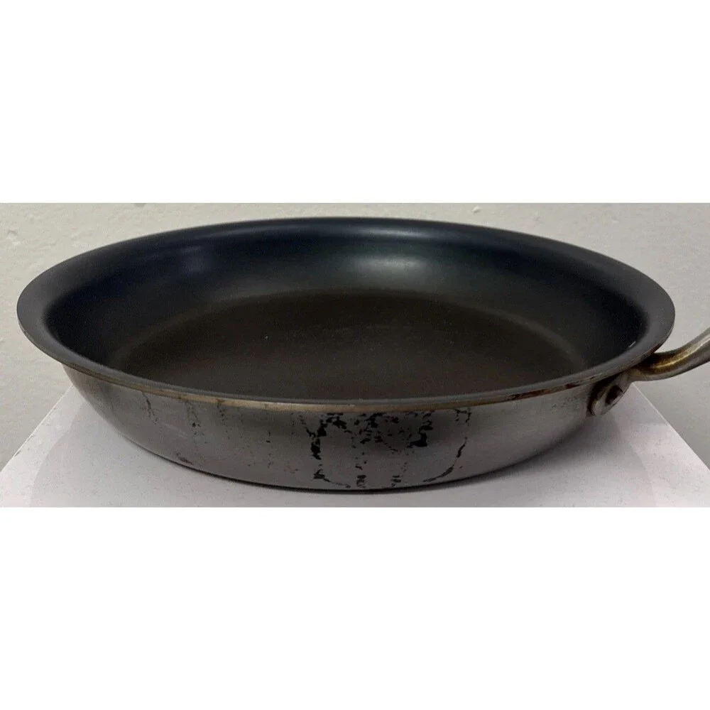 Made In Cookware 12 Inch Nonstick Sauté Pan used 12”